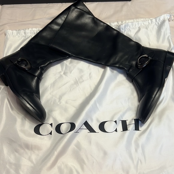 Mid calf length COACH boots - Picture 6 of 11